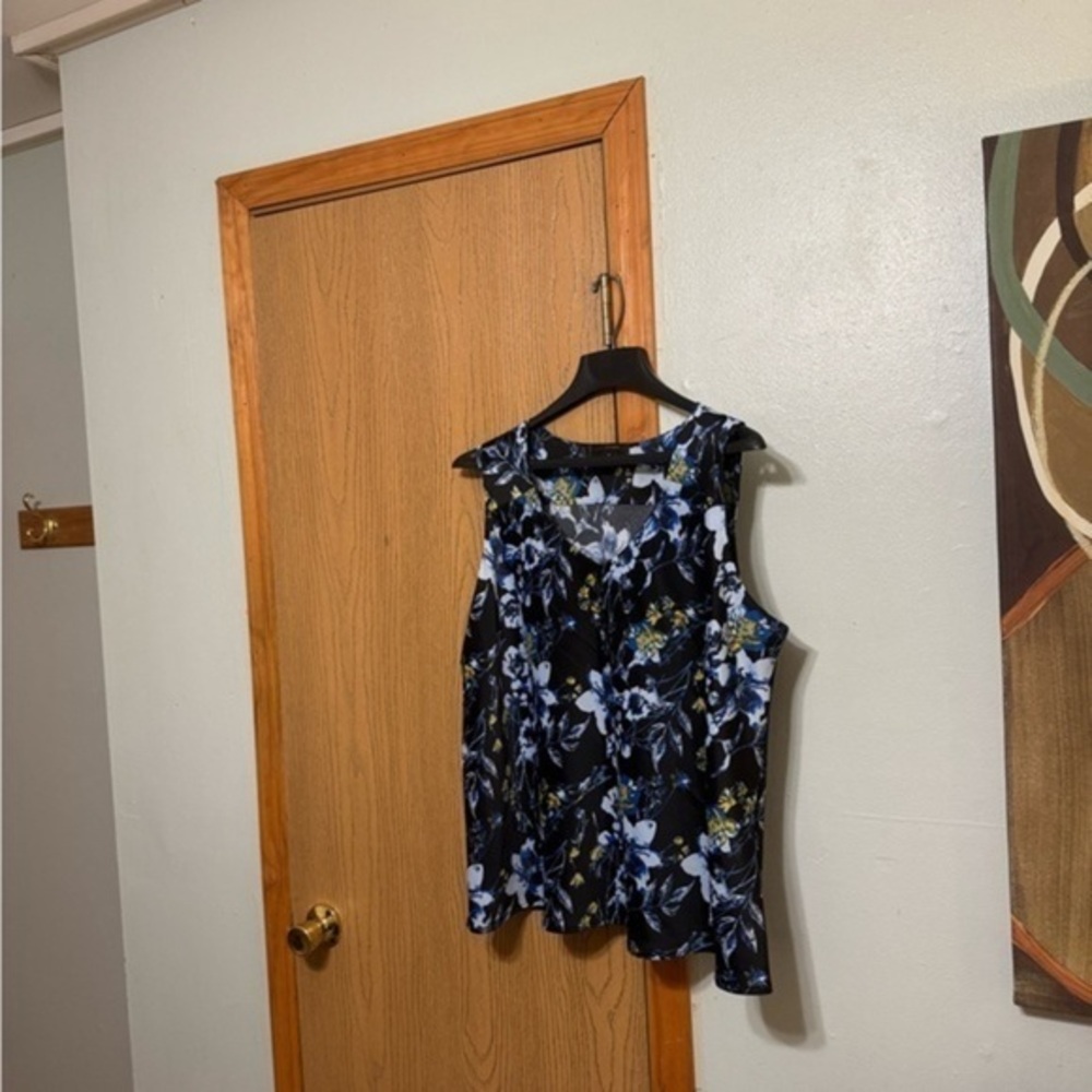 Halogen Size 2X Multi-Color w/Floral Print Sleeveless Blouse - EUC